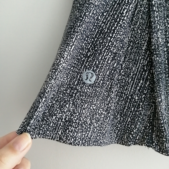 Lululemon Lost In Pace Skirt Skort Pleated Running Tennis White and Black Size 6 - Picture 5 of 16